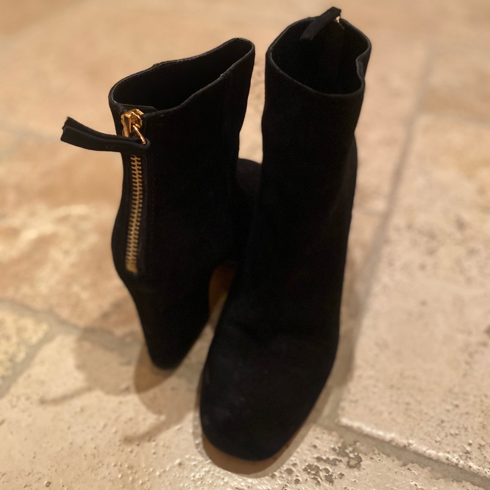 Nine West Black Heeled Boots (size 7m)
